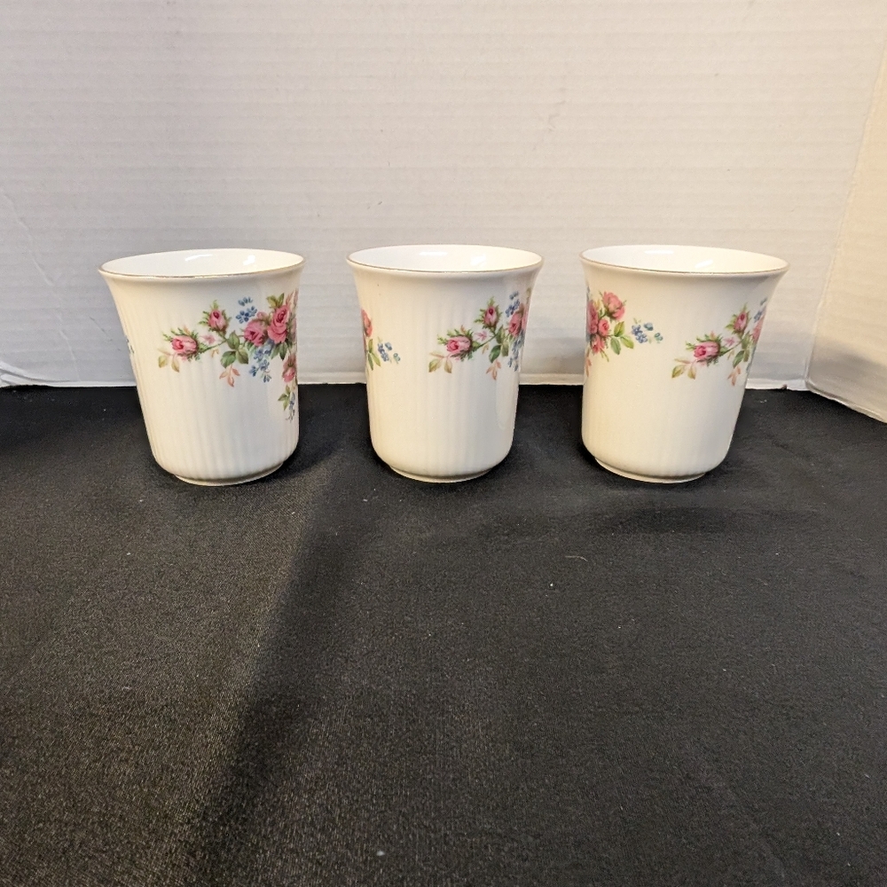 Royal Albert Moss Rose Bone China England Coffee Tea Mugs Cups set, lot of 3 - Picture 14 of 16